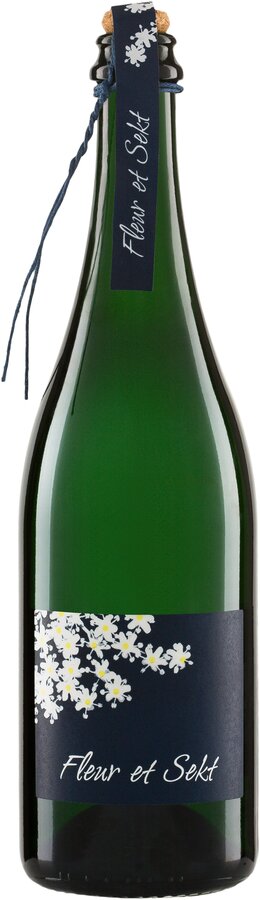 FLEUR ET SEKT Aperitif mit Sekt und Holunderblüten