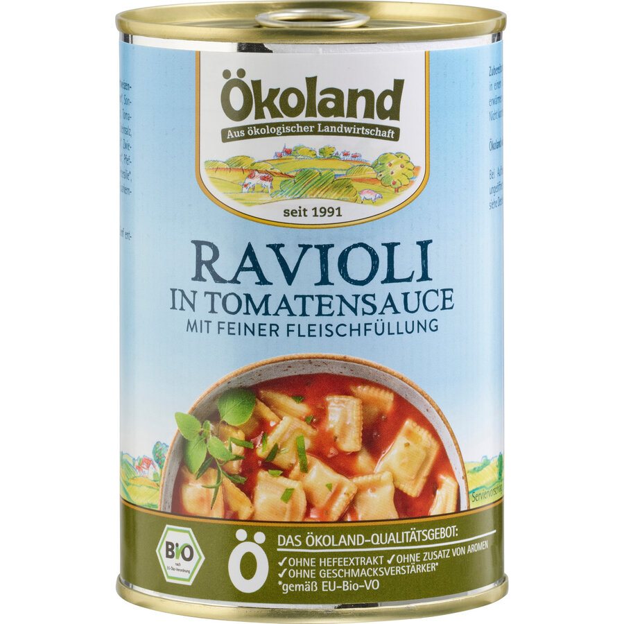 Ravioli mit fleischhaltiger Füllung in Tomatensauce
