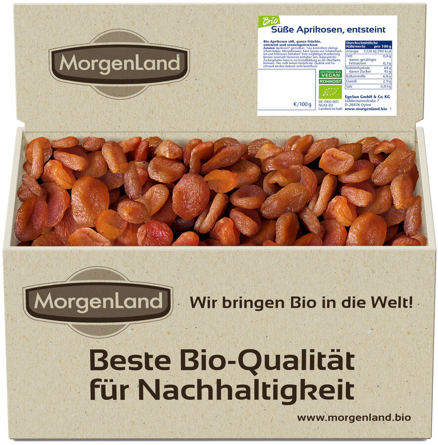Süße Aprikosen entsteint, geschüttet
